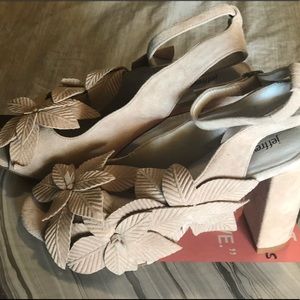 Jeffrey Campbell Lonicera Flower Sandals Size 7.5